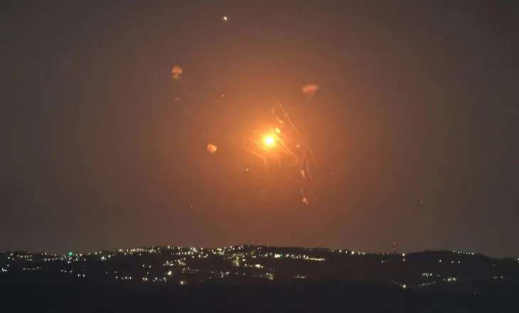 “Ndizen” tensionet në Hormuz! SHBA bombardon pesë cisterna iraniane, Irani kundërpërgjigjet me raketa drejt një baze amerikane në Jordani
