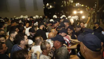 Ndodh edhe kjo! Prokuroria kërkon lirimin e 14 protestuesve që Policia i shoqëroi për shkelje ligji!