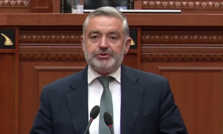 “Ne kemi tjetër standard”, Klosi përplaset me Berishën për Vlora Hysenin: Shefi yt i SHISH akuzohej për vrasje