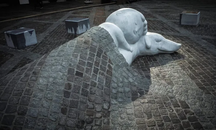 “Nello dhe Patrashe”, monumenti prekës në Antwerp për djalin dhe qenin e pandarë
