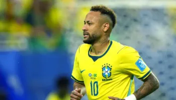 Neymar iu përgjigjet provokimeve: “Edhe pa një gju, luaj më mirë se e gjithë skuadra juaj”