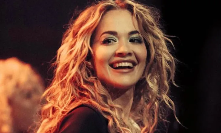 Nga ëndrrat e izoluara te skenat gjigande botërore, një udhëtim me muzikën e Rita Orës