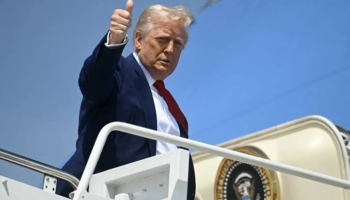 Nga “magnet votash” në rrezik elektoral, Trump sfidon sondazhet dhe kundërshtarët