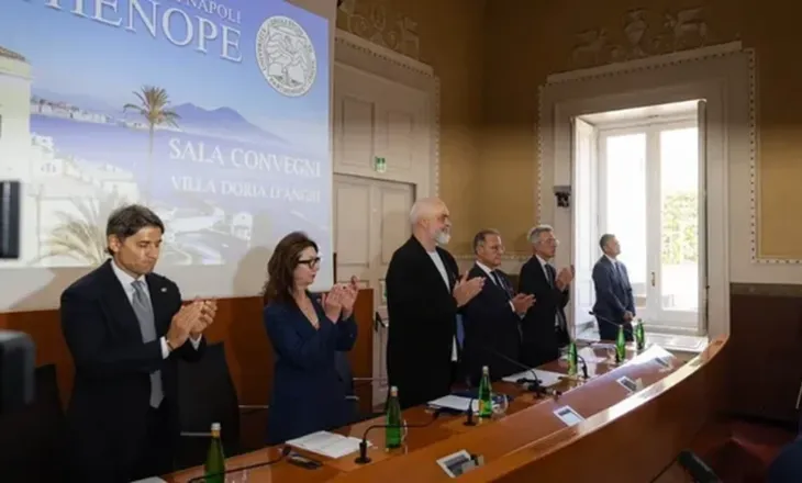 Nga Napoli, Rama publikon fotot e vizitës/ Dhurata e veçantë që mori kryeministri