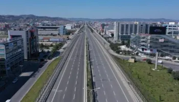 Nga sot nis bllokimi i autostradës Tiranë – Durrës. Kufizimet 1-3 shtator nga ora  23:00-05:00