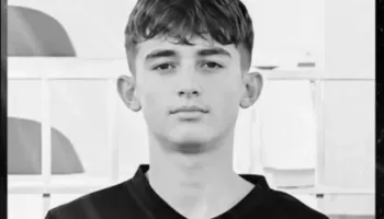 Ngjarje tragjike/ U dëmtua rëndë në kokë gjatë ndeshjes së futbollit, humb jetën 16-vjeçari shqiptar