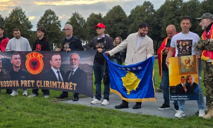 Nis protesta në Hagë për ish-krerët e UÇK-së/ Qytetarët me flamuj e pankarta: Kosova pret çlirimtarët
