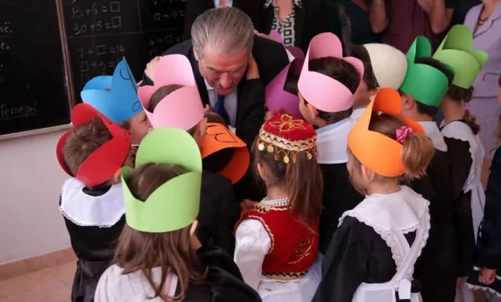 Nis viti i ri shkollor, Berisha: Shqipëria po përballet me një krizë të demografike, në vetëm një vit janë 5,900 nxënës më pak