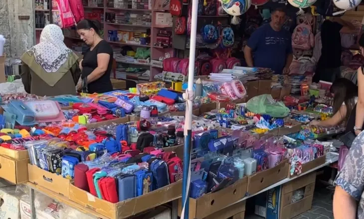 Nis viti i ri shkollor, prindërit përballen me rritjen e shpenzimeve