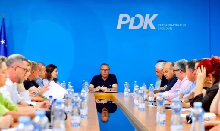 Një ditë pas vendimit të Hagës, mblidhen sot Kryesia dhe Grupi Parlamentar i PDK-së
