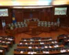 Një muaj pritje, sot vazhdon seanca për konstituimin e Kuvendit