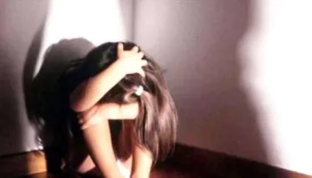 Një video nxori në dritë abuzimin e 12-vjeçares, arrestohen tezja dhe djali i hallës
