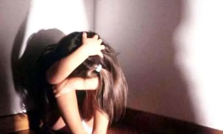 Një video nxori në dritë abuzimin e 12-vjeçares, arrestohen tezja dhe djali i hallës