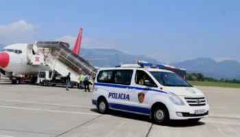 Njëri për trafik droge, tjetri për falsifikim të 15 mijë $, arrestohen dy persona në Tiranë dhe Rinas (EMRAT)