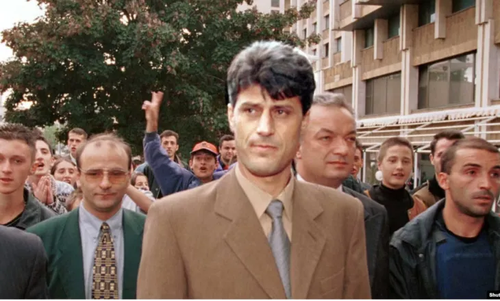Njeriu i 17 shkurtit nën hijen e 16 shtatorit