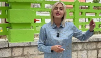 “Nuk janë sardele!”, Zhupa denoncon kushtet skandaloze në kopshtet dhe çerdhet e Sarandës: 70 fëmijë në një klasë