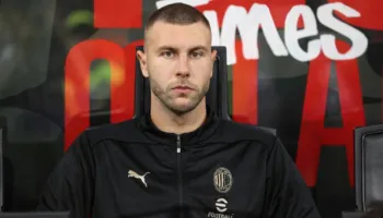 Nuk ka humbur asnjë minutë këtë sezon, Milan po punon për të blinduar mbrojtësin
