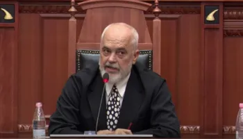 “Nuk keni lënë plehrë pa e kthyer në hero!”- Rama-Opozitës: Sa më shumë t’i merrni për budallenj, aq më shumë do e merrni ballit nga shqiptarët në zgjedhje!
