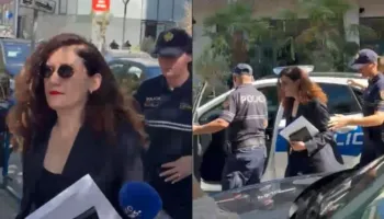Nxori sekretet shtetërore, Vlora Hyseni mbërrin në GJKKO e shoqëruar me policë