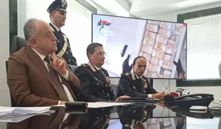 Operacion Antimafia në Napoli, goditet “Camorra”, 34 të arrestuar! Sekuestrohen 3.2 milionë euro dhe ora luksoze të murosura
