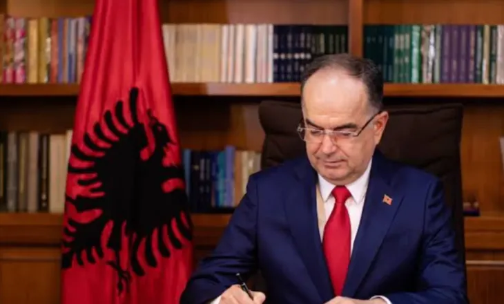 Pagat e gjyqtarëve u rritën sa 2% e rrogës së tij, presidenti Begaj dekreton ligjin e ri të miratuar me votat e PS