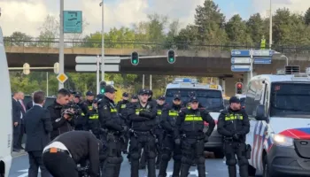 Pak para vendimit në Hagë, mbështetësve të Thaçit dhe ish-krerëve të UÇK-së u kërkohet të largohen nga hapësirat para gjykatës