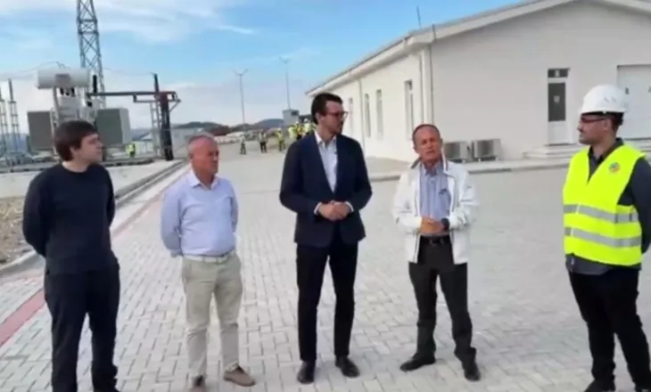 Panelet fotovoltaike, ministri Karakaçi në Ersekë: Histori suksesi! Investimet lokale në energjetikë rrisin kapacitetet në prodhim
