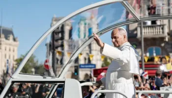 Papa Leo XIV në Francë, pritet nga 600 mijë besimtarë –