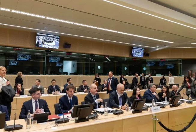 Parlamenti Europian mbështet Shqipërinë: Hapa të shpejtë drejt anëtarësimit në BE, qëndrojmë krah jush në këtë rrugëtim!