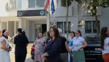 Pas Tiranës, edhe gjykatat në Fier, Lushnjë dhe Vlorë bojkotojnë shërbimet dhe seancat gjyqësore