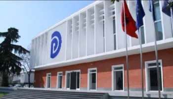 PD: Jo shkrirjes së 15 bashkive, harta e re i shërben interesave elektorale të PS. Edhe qytetarët janë kundër