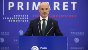 Peka: Të sqarohet nëse McGonigal ka rol në mbështetjen ndaj Vlora Hysenit në SHISH