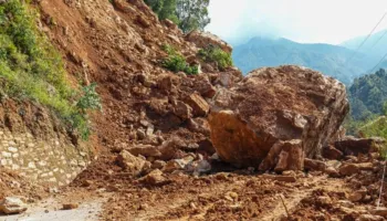 Përmbytjet dhe rrëshqitjet e dheut në Nepal, rritet në 34 numri i viktimave