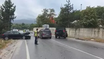 Përplasen dy automjete në Shupenzë, dy persona të plagosur