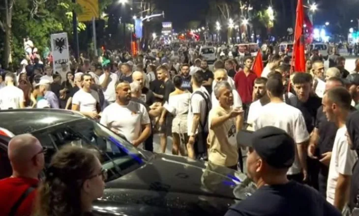 Përplasja e protestuesve me emigrantin nga Diaspora, reagon Balla: Çfarë kusuri ka qytetari që t’i zënë rrugën sorrat