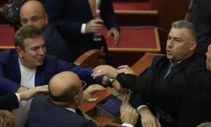 Përplasja në Kuvend mes Sinajt dhe Nallbatit, nesër shqyrtohet ankimi i deputetit socialis në Apel