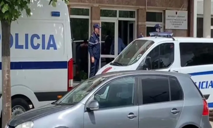 PËRPLASJE E PËRGJAKSHME NË HAS/ Plagoset me armë 29-vjeçari, policia vihet në ndjekje të autorit