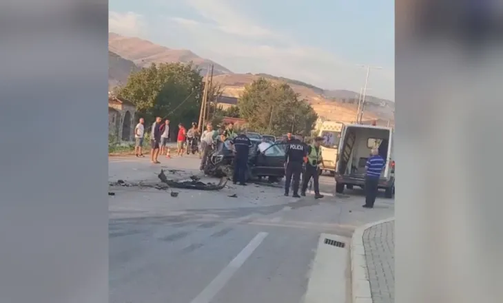 Përplasje mes dy makinash në aksin Kuçovë-Berat, dy persona të plagosur