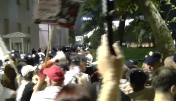 Përplasje para Kryeministrisë/ Rritet numri i të shoqëruarve, protestuesit refuzojnë të tërhiqen