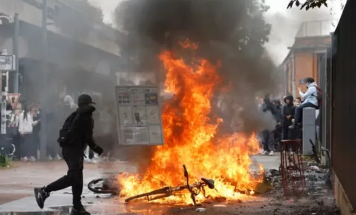 Përshkallëzohen protestat studentore në Francë, 76 të plagosur dhe qindra arrestime!