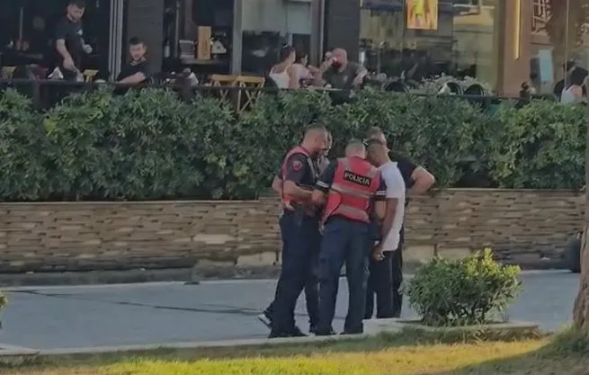 Plagosja e avokatit Shllaku, Dhoma e Avokatisë Durrës pezullon seancat për 2 orë: Të bëhet hetim i plotë, kërkojmë siguri!
