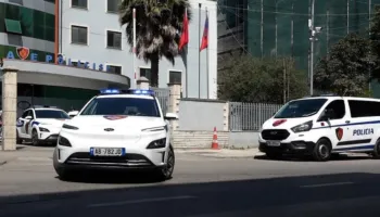 Plagosje me armë zjarri në Durrës, 61-vjeçari qëllon 52-vjeçarin pas sherrit