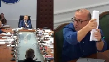 Plas humori i zi mes deputetëve te Ligjet, Korreshi: Plaka ime s’di të përdorë pultin, jo më e-Albania, s’i punon mrrokulla! Manja: Do e rregullojmë