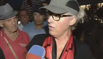 “Po shitet Shqipëria”/ Qytetarja: Kush është patriot, duhet të vijë këtu