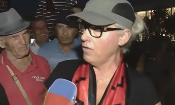 “Po shitet Shqipëria”/ Qytetarja: Kush është patriot, duhet të vijë këtu