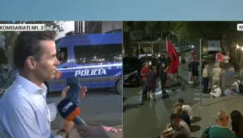 ‘Po shkelet Kushtetuta’/ Avokati denoncon: Policia nuk më lejon të takoj të arrestuarit, i kanë rrëmbyer telefonin