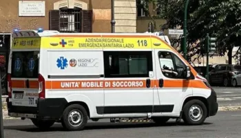 Po shoqëronte vajzën për në shkollë, 42-vjeçarja shqiptare përplaset për vdekje nga kamioni