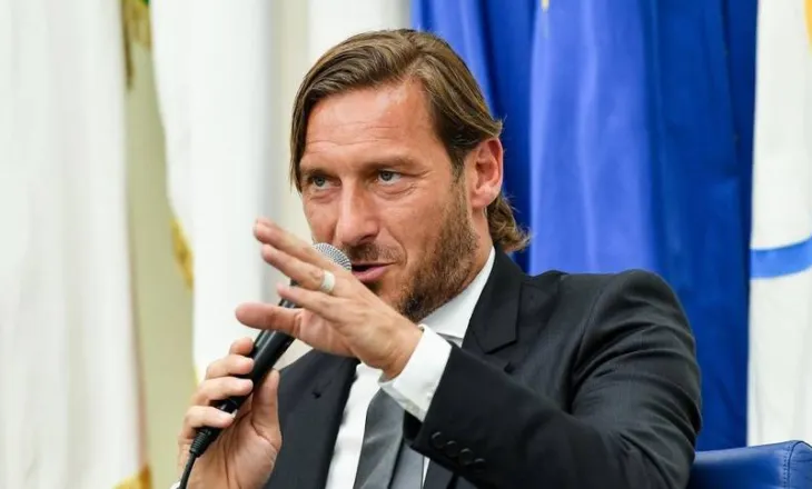 “Po të kisha luajtur përkrah tij, ai do të kishte shënuar trefishin e golave”, Totti rrëfehet në ditëlindjen e tij të 50-të