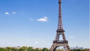 Polemika në Francë, grevë në “Kullën Eiffel”! Shkak largimi i punonjëseve, që delegacioni hindu të shmangte kontaktin me gratë
