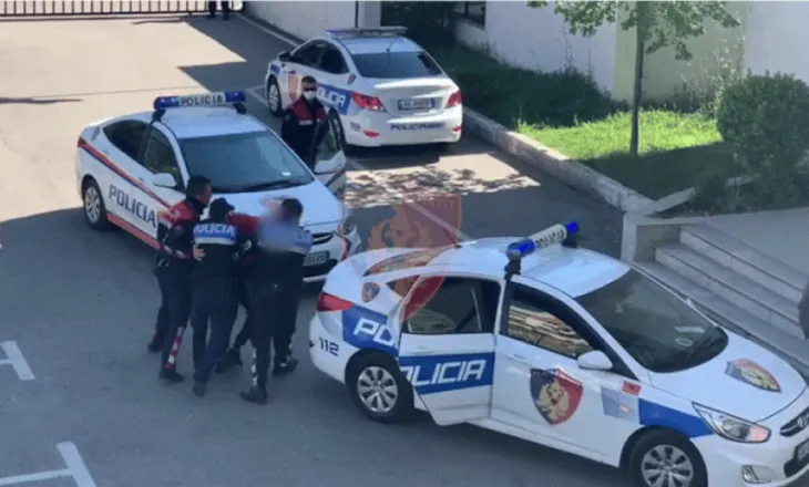 Policia aksion në Tiranë, vihen në pranga 8 të kërkuar për krime të rënda, armë, drogë dhe vjedhje